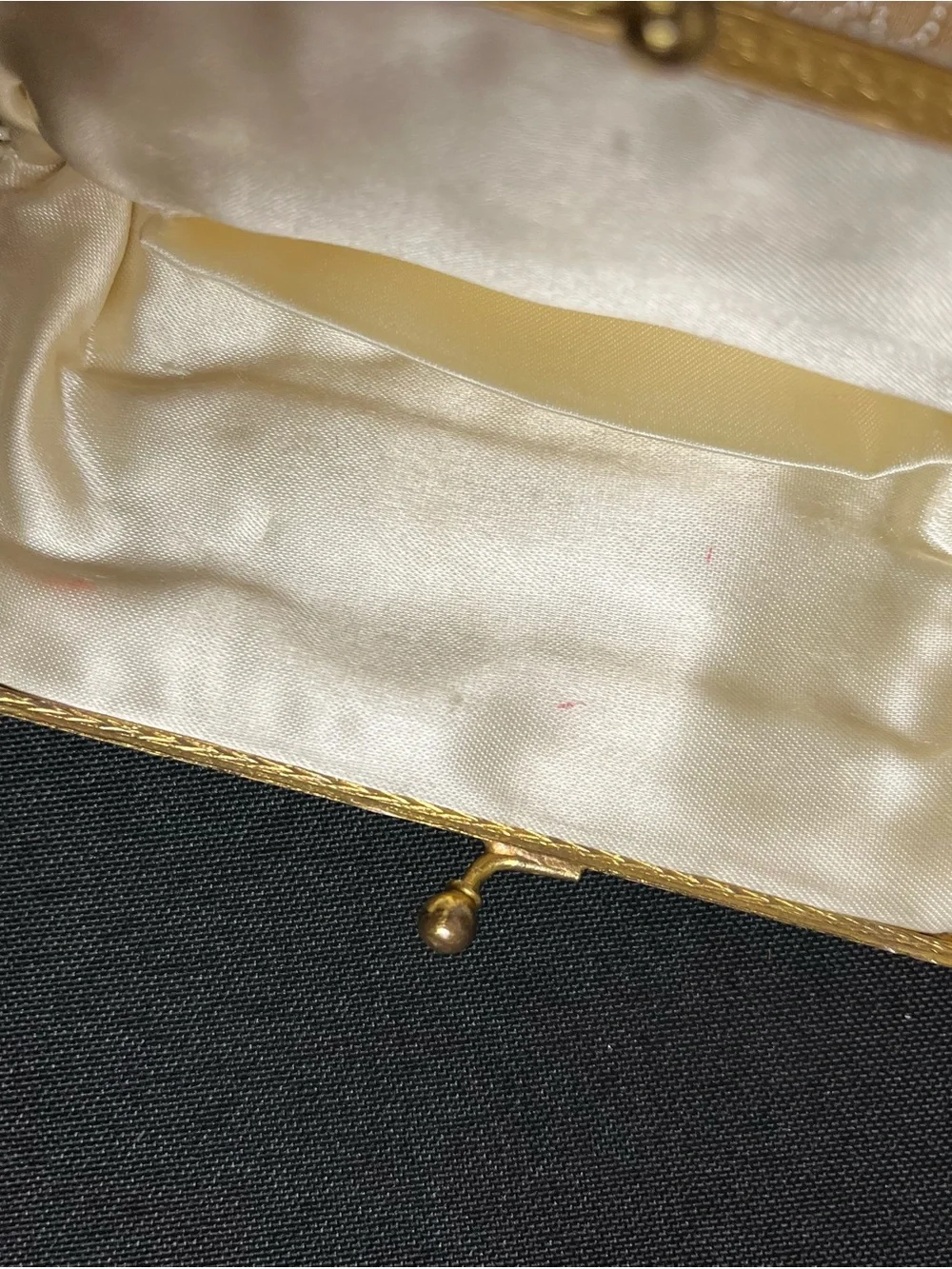 Vintage Cream Ivory Beaded Floral Evening Clutch Purse Kiss Lock